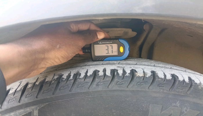 2021 Tata NEXON EV XM, Electric, Automatic, 96,911 km, tyre