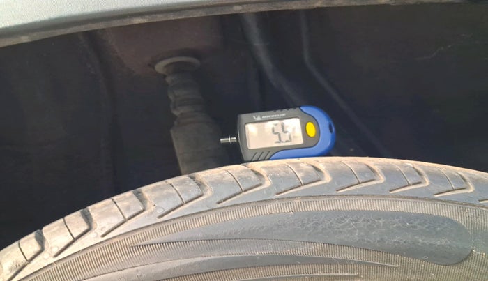 2016 Renault Kwid RXL, Petrol, Manual, 61,418 km, tyre