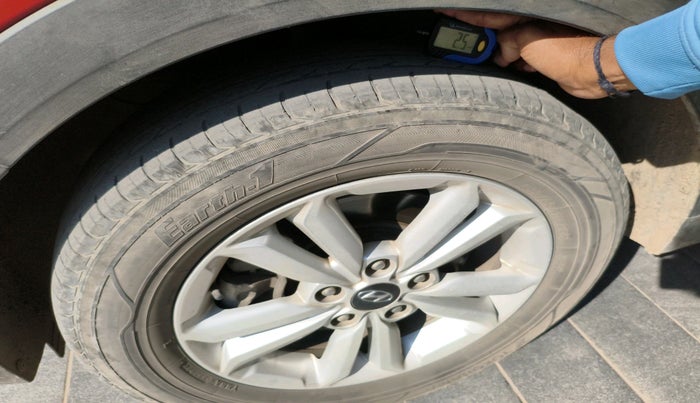 2016 Hyundai Creta SX 1.6 DIESEL, Diesel, Manual, 2,06,574 km, tyre