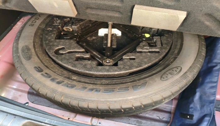 2016 Hyundai Creta SX 1.6 DIESEL, Diesel, Manual, 2,06,574 km, tyre