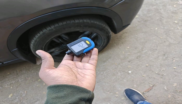 2013 BMW X3 XDRIVE 20D, Diesel, Automatic, 1,53,806 km, tyre