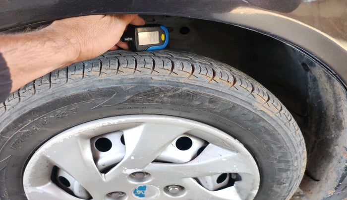 2017 Honda Amaze 1.2L I-VTEC E, Petrol, Manual, 1,35,599 km, tyre