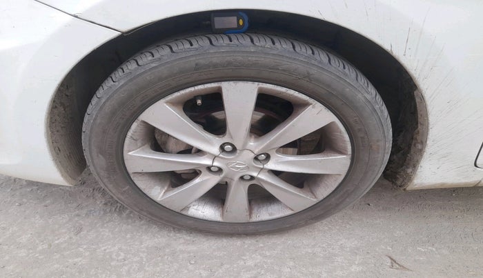 2013 Hyundai Verna FLUIDIC 1.6 CRDI SX, Diesel, Manual, 1,31,470 km, tyre