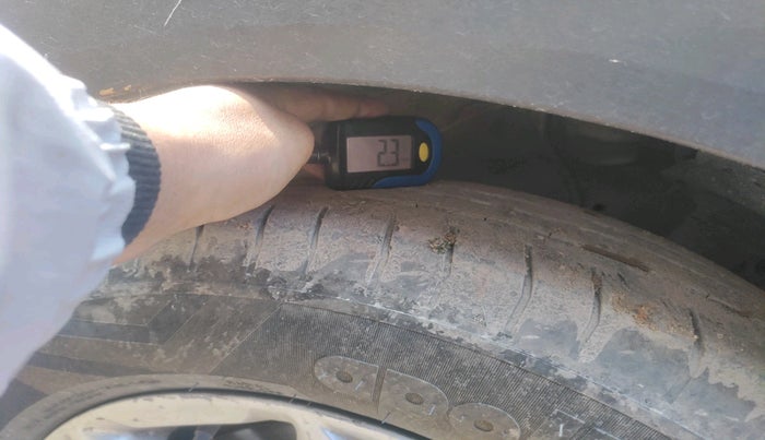 2016 Hyundai Creta SX 1.6 DIESEL, Diesel, Manual, 1,08,265 km, tyre