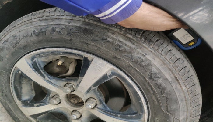 2011 Hyundai i10 MAGNA 1.2, Petrol, Manual, 1,52,828 km, tyre