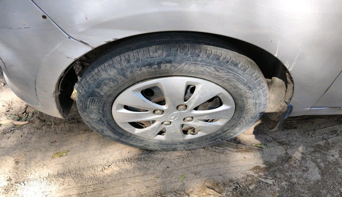 2010 Hyundai i10 MAGNA 1.2, Petrol, Manual, 1,33,914 km, tyre