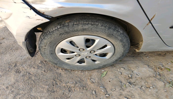 2010 Hyundai i10 MAGNA 1.2, Petrol, Manual, 1,33,914 km, tyre