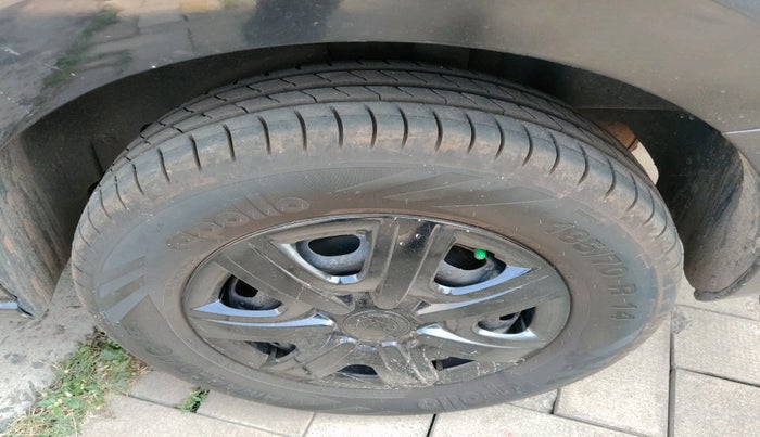 2011 Skoda Rapid AMBITION 1.6 TDI CR MT, Diesel, Manual, 1,23,181 km, tyre