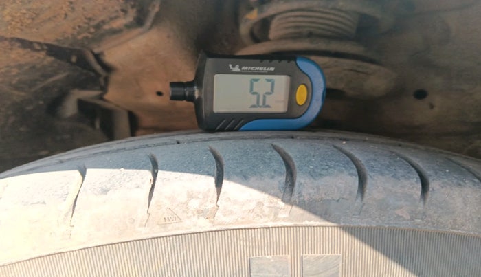 2017 Maruti Dzire VDI, Diesel, Manual, 1,30,976 km, tyre