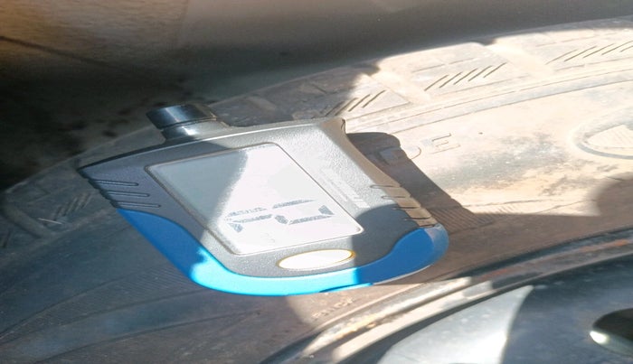 2017 Maruti Dzire VDI, Diesel, Manual, 1,30,976 km, tyre