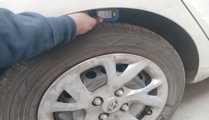 2017 Hyundai Grand i10 MAGNA 1.2 KAPPA VTVT, Petrol, Manual, 1,15,758 km, tyre