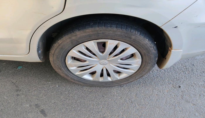 2013 Maruti Ertiga VXI, Petrol, Manual, 2,78,905 km, tyre