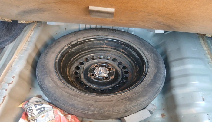 2012 Honda City 1.5L I-VTEC V MT, Petrol, Manual, 1,00,712 km, tyre