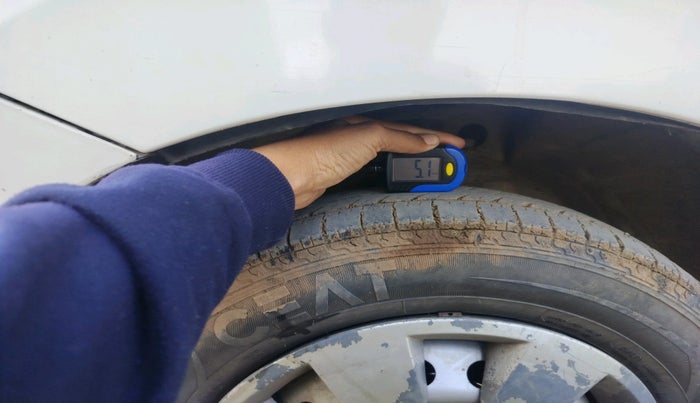 2015 Maruti Wagon R 1.0 LXI CNG, Petrol, Manual, 2,93,056 km, tyre