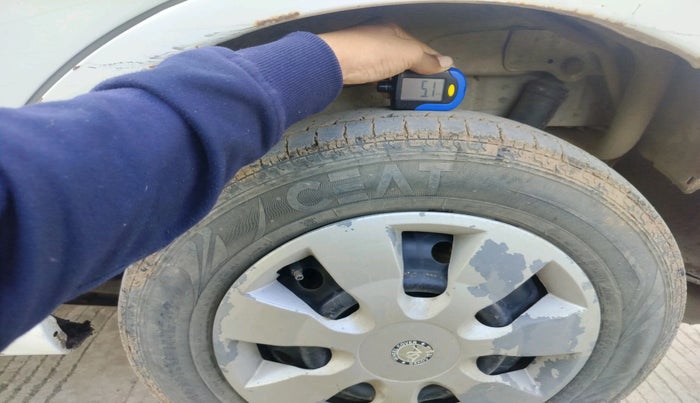 2015 Maruti Wagon R 1.0 LXI CNG, Petrol, Manual, 2,93,056 km, tyre