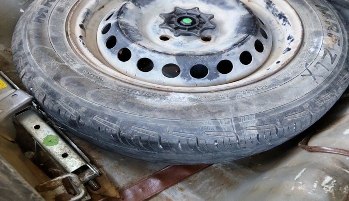 2013 Hyundai Grand i10 MAGNA 1.1 CRDI, Diesel, Manual, 1,14,114 km, tyre