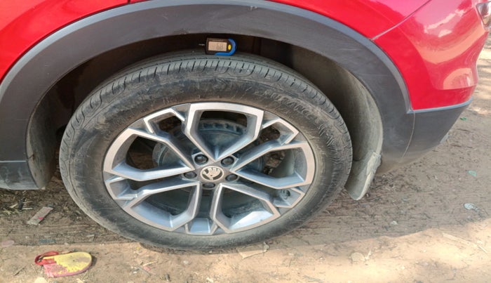 2022 Skoda KUSHAQ STYLE 1.0L TSI AT, Petrol, Automatic, 55,454 km, tyre