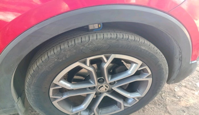 2022 Skoda KUSHAQ STYLE 1.0L TSI AT, Petrol, Automatic, 55,454 km, tyre