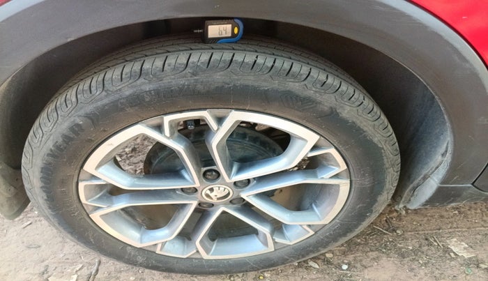 2022 Skoda KUSHAQ STYLE 1.0L TSI AT, Petrol, Automatic, 55,454 km, tyre