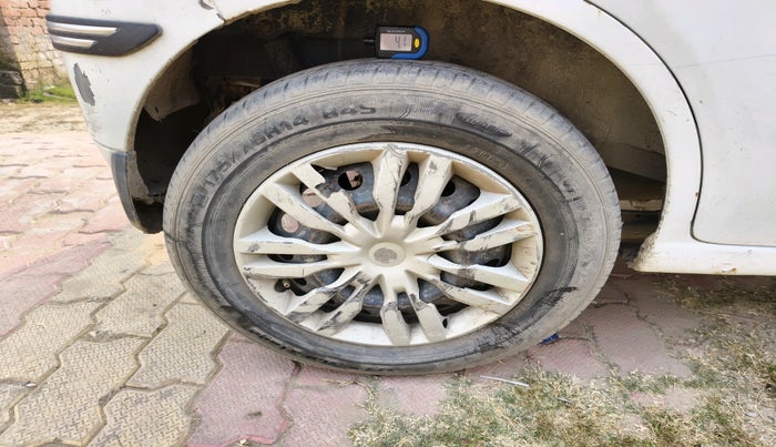 2015 Maruti Wagon R 1.0 LXI CNG, Petrol, Manual, 87,123 km, tyre