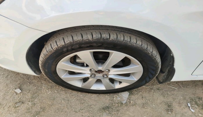 2013 Hyundai Verna FLUIDIC 1.6 VTVT SX, Petrol, Manual, 79,761 km, tyre