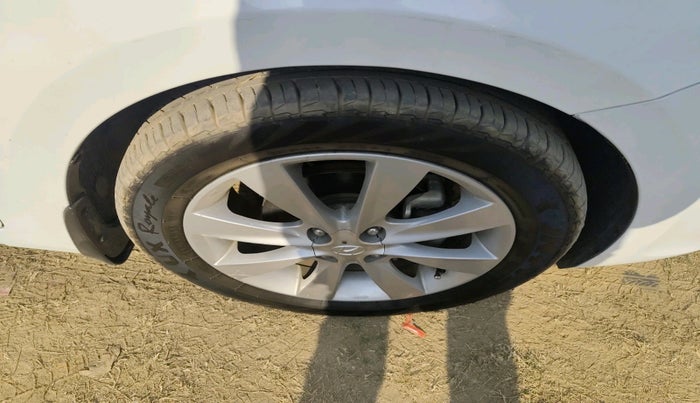 2013 Hyundai Verna FLUIDIC 1.6 VTVT SX, Petrol, Manual, 79,761 km, tyre