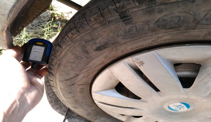 2012 Hyundai Eon D-LITE+, Petrol, Manual, 85,143 km, tyre