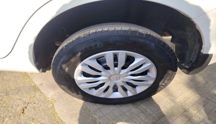 2012 Maruti Swift Dzire LXI, Petrol, Manual, 53,336 km, tyre