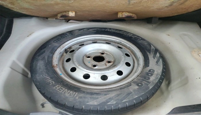 2012 Maruti Swift Dzire LXI, Petrol, Manual, 53,336 km, tyre