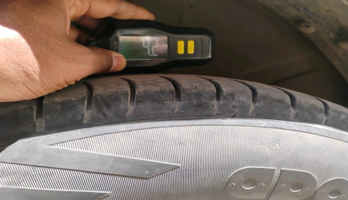 2011 Maruti Ritz ZXI, Petrol, Manual, 75,738 km, tyre