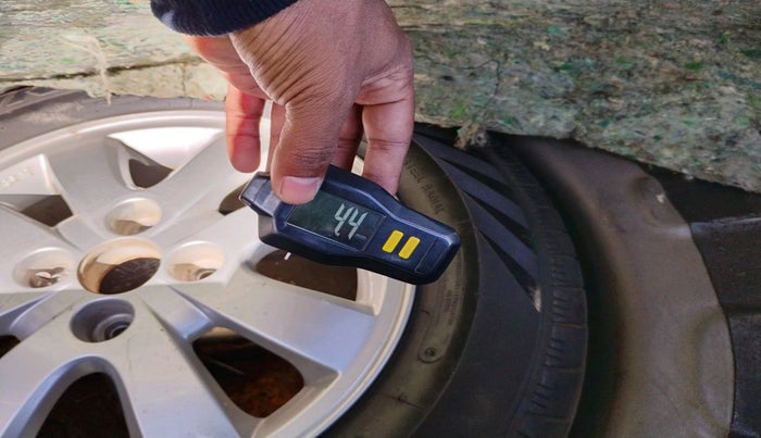 2011 Maruti Ritz ZXI, Petrol, Manual, 75,738 km, tyre