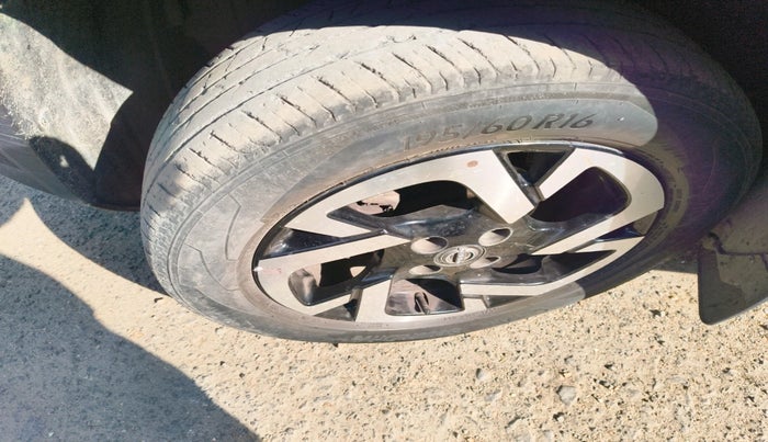 2023 Nissan MAGNITE XV PREMIUM, Petrol, Manual, 33,200 km, tyre