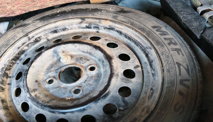 2013 Maruti Wagon R 1.0 VXI, Petrol, Manual, 1,06,955 km, tyre