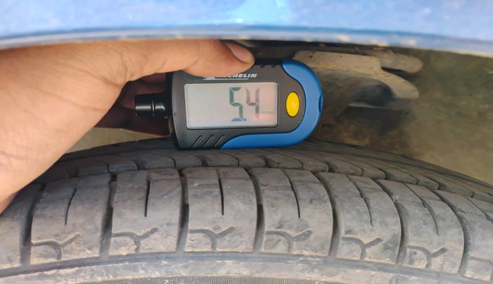 2014 Hyundai Eon ERA PLUS (O), Petrol, Manual, 1,46,731 km, tyre