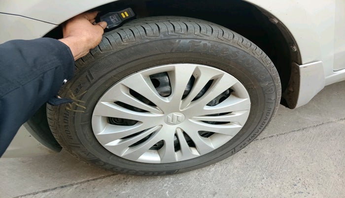 2013 Maruti Ertiga ZXI, Petrol, Manual, 1,43,464 km, tyre