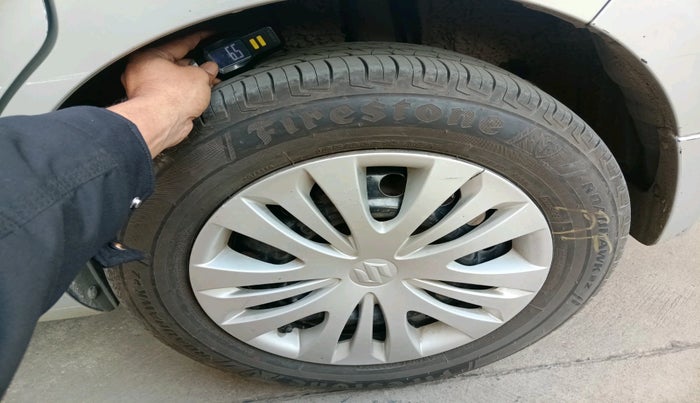 2013 Maruti Ertiga ZXI, Petrol, Manual, 1,43,464 km, tyre