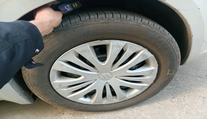 2013 Maruti Ertiga ZXI, Petrol, Manual, 1,43,464 km, tyre