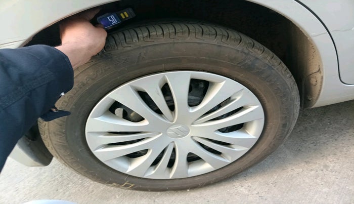 2013 Maruti Ertiga ZXI, Petrol, Manual, 1,43,464 km, tyre