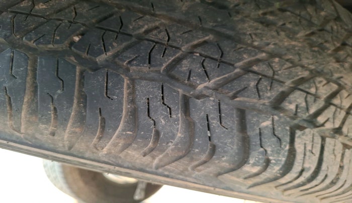 2011 Toyota Fortuner 3.0 4X4 MT, Diesel, Manual, 97,882 km, tyre