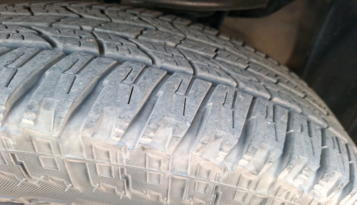 2011 Toyota Fortuner 3.0 4X4 MT, Diesel, Manual, 97,882 km, tyre