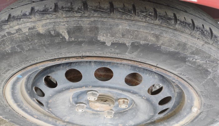 2014 Chevrolet Sail UVA 1.3 LS, Diesel, Manual, 1,61,216 km, tyre