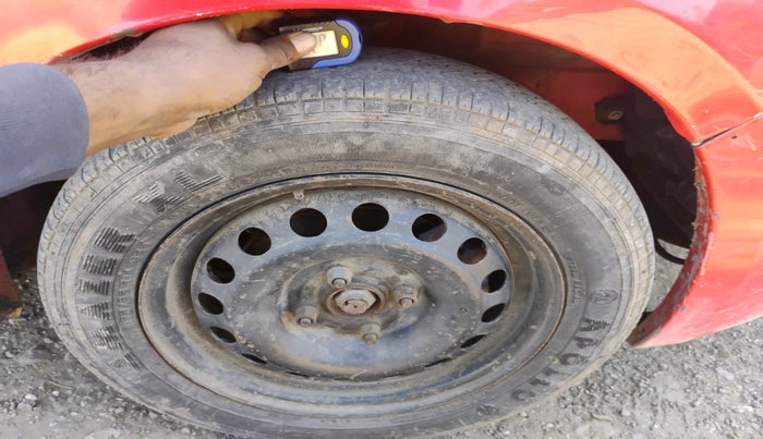 2014 Chevrolet Sail UVA 1.3 LS, Diesel, Manual, 1,61,216 km, tyre