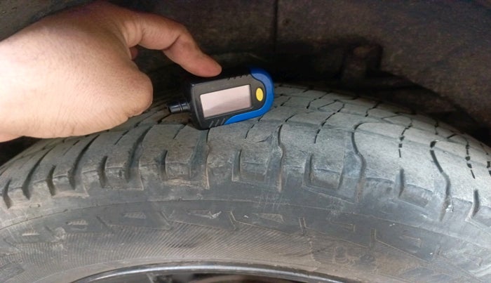 2014 Mahindra XUV500 W8, Diesel, Manual, 1,08,056 km, tyre