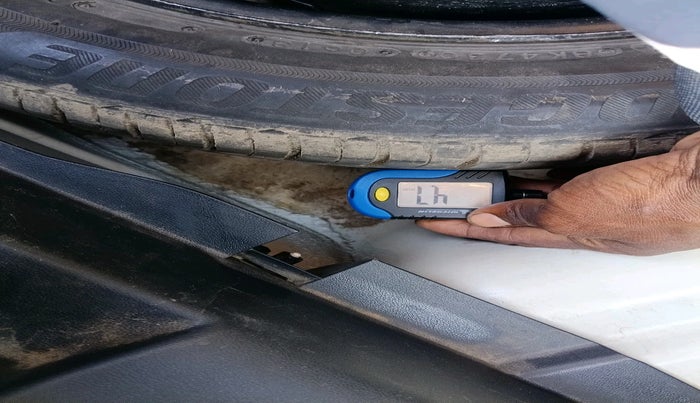 2010 Skoda Laura AMBIENTE 2.0 TDI CR MT, Diesel, Manual, 94,380 km, tyre