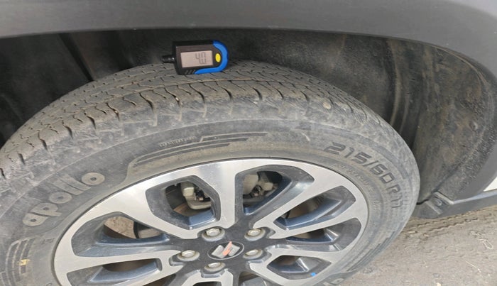 2022 Maruti Grand Vitara ALPHA SMART HYBRID DUAL TONE, Petrol, Manual, 63,984 km, tyre