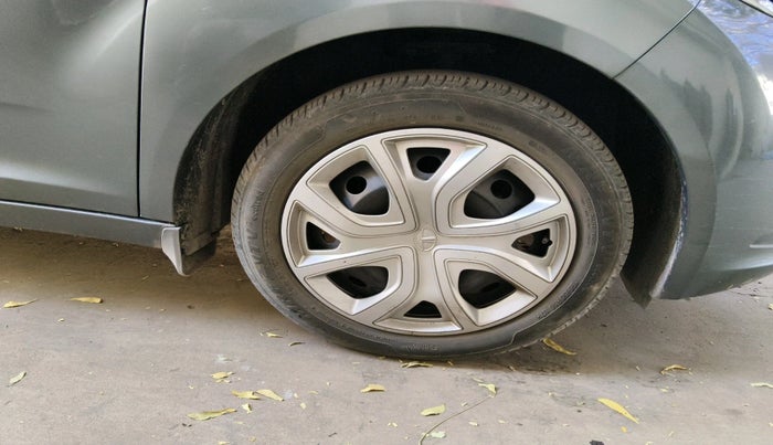 2022 Tata ALTROZ XM PLUS PETROL, Petrol, Manual, 40,610 km, tyre