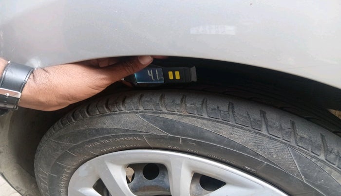 2017 Hyundai Grand i10 SPORTZ (O) 1.2 KAPPA VTVT, Petrol, Manual, 73,989 km, tyre