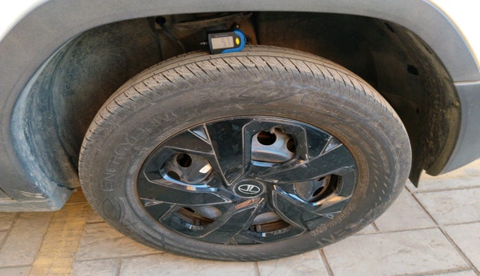 2024 Tata PUNCH ADVENTURE RHYTHM CNG MT, Petrol, Manual, 6,613 km, tyre