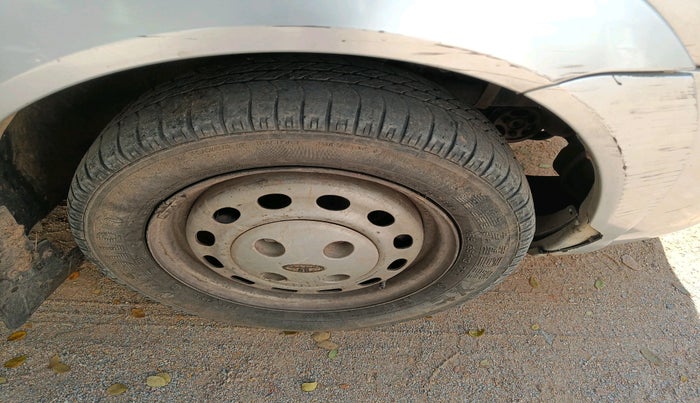 2010 Tata Indica V2 DLS, Diesel, Manual, 1,00,327 km, tyre