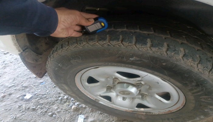 2014 Tata Safari Storme 2.2 EX 4X2, Diesel, Manual, 1,15,907 km, tyre